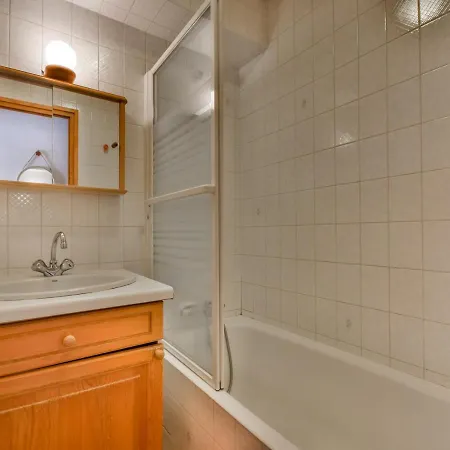 Calme Avec Cabine, Terrasse Et Parking - Centre Des Gets A 2 Pas, 4 Pers. - Fr-1-685-56 *
